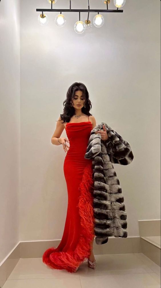 Robe de bal rouge sirène sexy à bretelles et plumes, robe de soirée longue Y7901