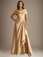 Robe de mariée trapèze en satin stretch, longue jusqu'au sol, avec décolleté rond et volants cascade, idéale pour la mère de la mariée. 