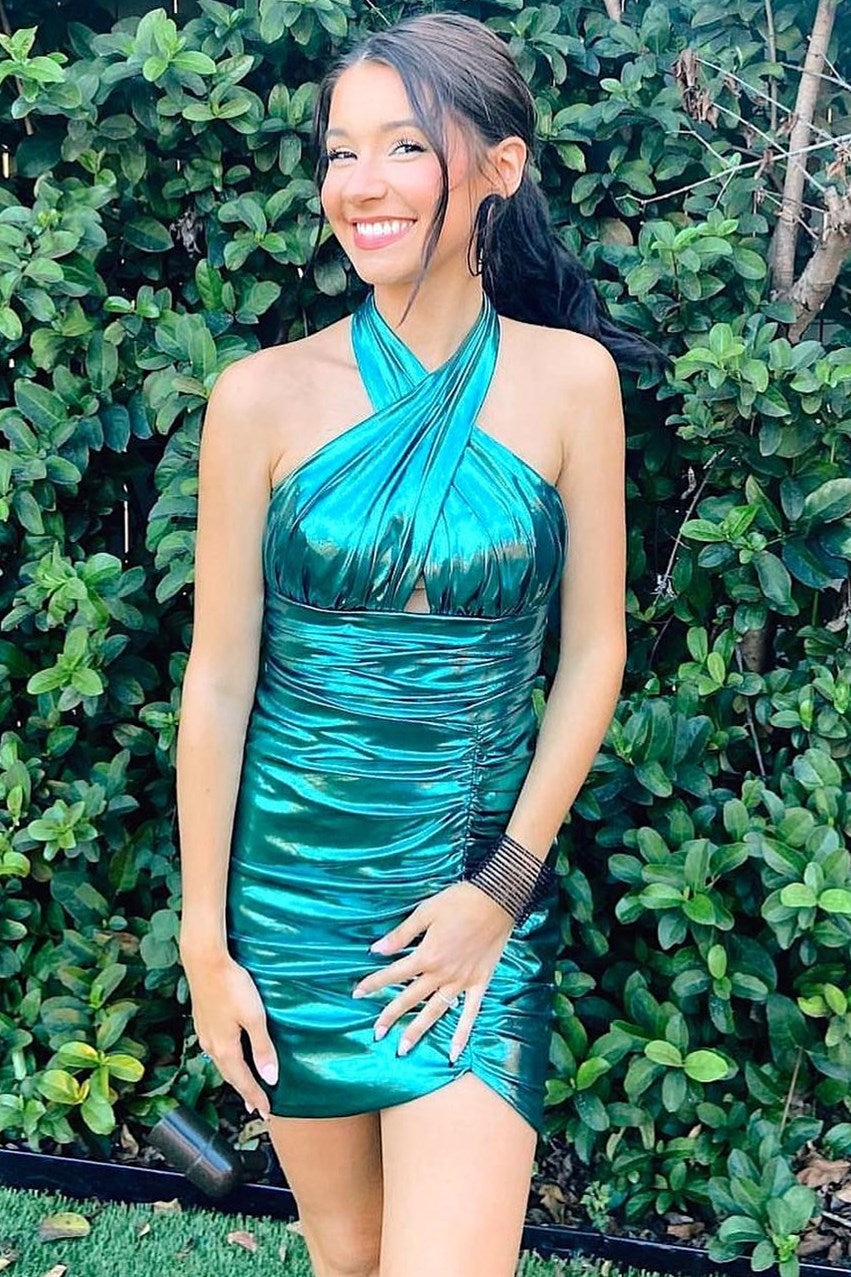 Robe de soirée courte à dos nu et froncée