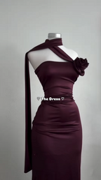 Vestido largo de fiesta burdeos sencillo, sin tirantes, corte recto, modelo Y8511