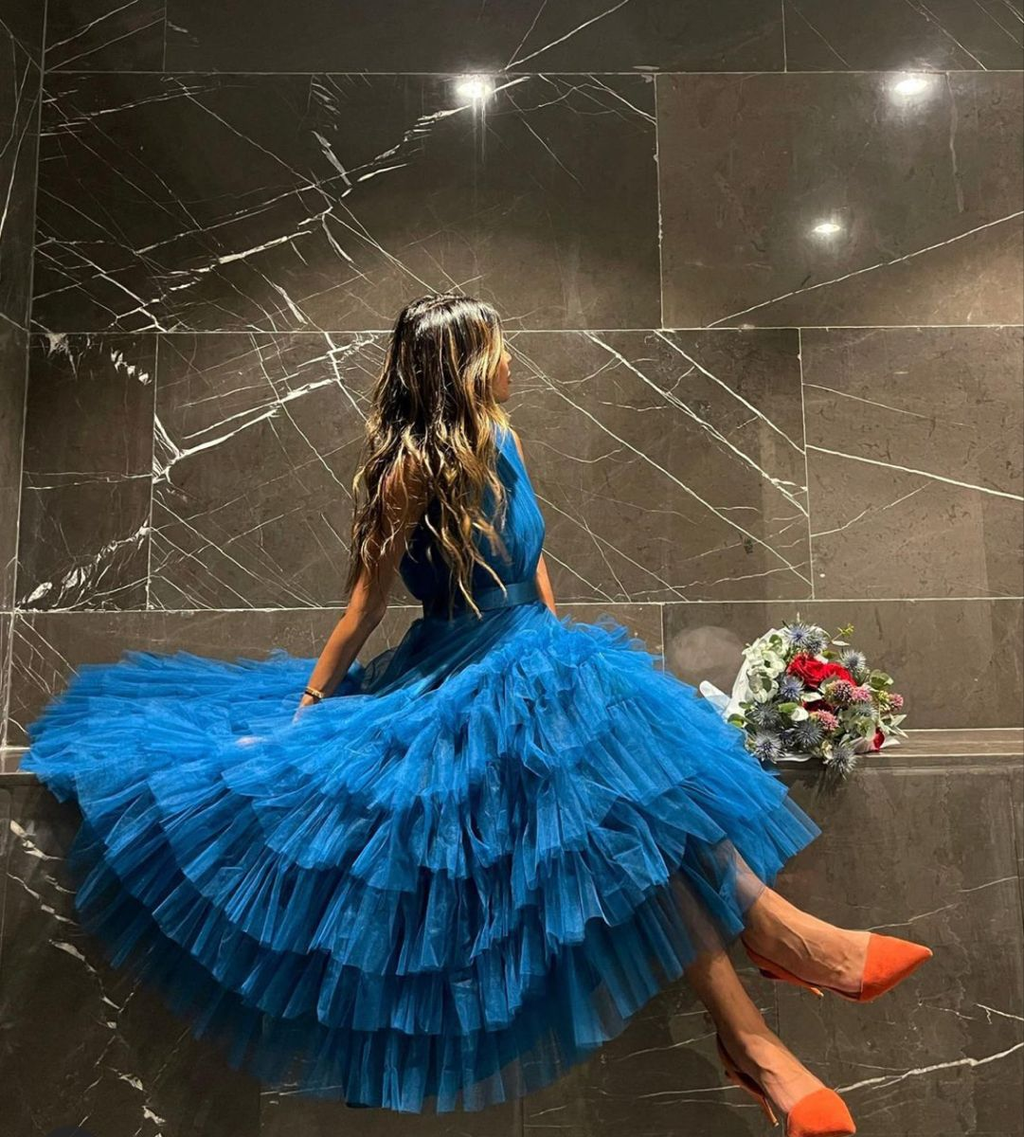 Vestido de noche azul de tul sin mangas, corte en A Y3097