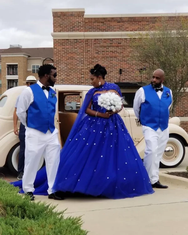 Vestido de baile de gala de tul azul real con capa S8255