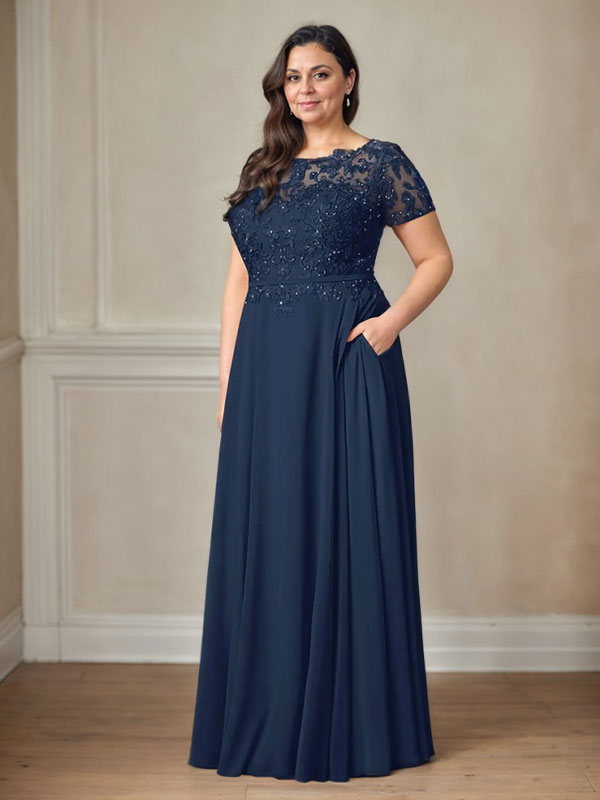 Robe en mousseline de soie bleu marine foncé, coupe trapèze, col bateau et sequins 