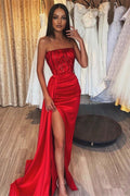 Robe de bal longue sirène rouge sans bretelles en satin avec fente haute