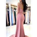 Robe de soirée longue en satin froncé sans bretelles avec fente