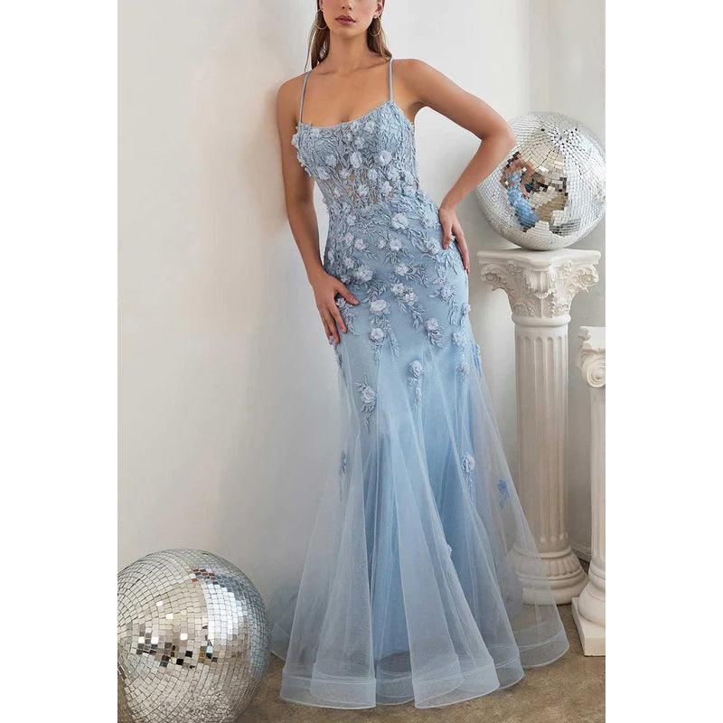 Vestido de noche largo de sirena con tirantes finos, apliques florales y tul transparente