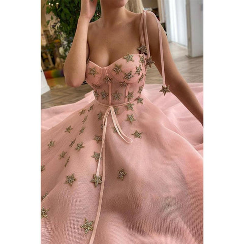 Robe de bal trapèze en tulle rose avec poches 