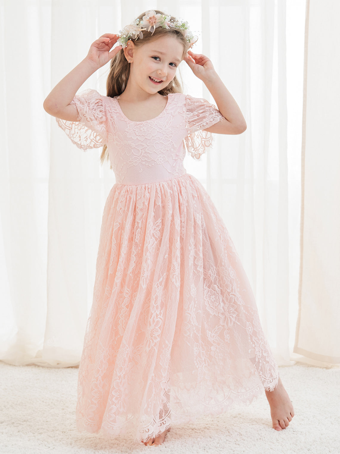 Vestido boho de niña de las flores color marfil, corte en A, de encaje y largo hasta el tobillo 
