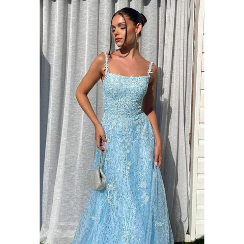 Robe de bal longue trapèze en tulle et dentelle à bretelles spaghetti