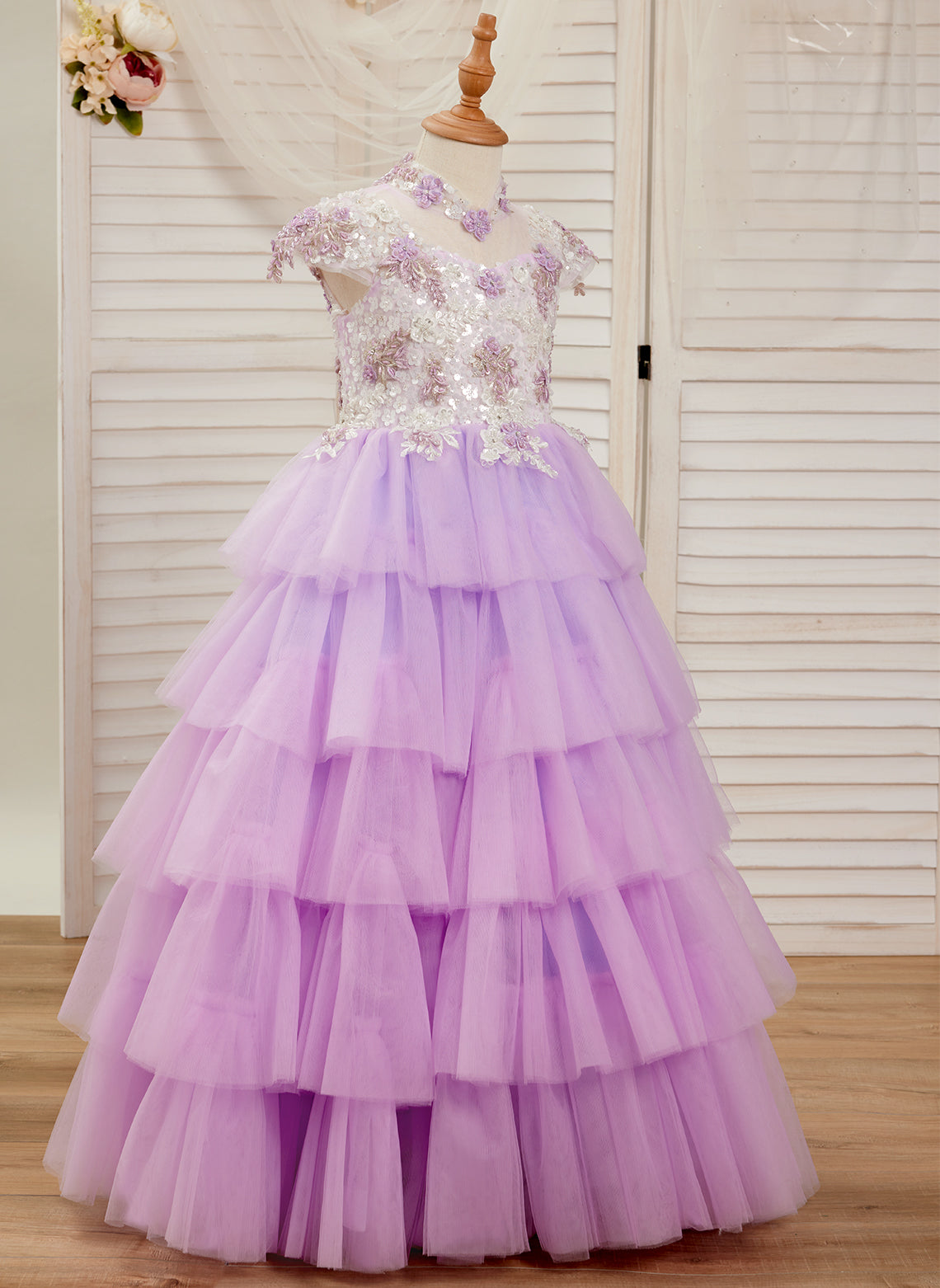 Vestido de princesa de tul lila con apliques florales y pedrería para niñas 