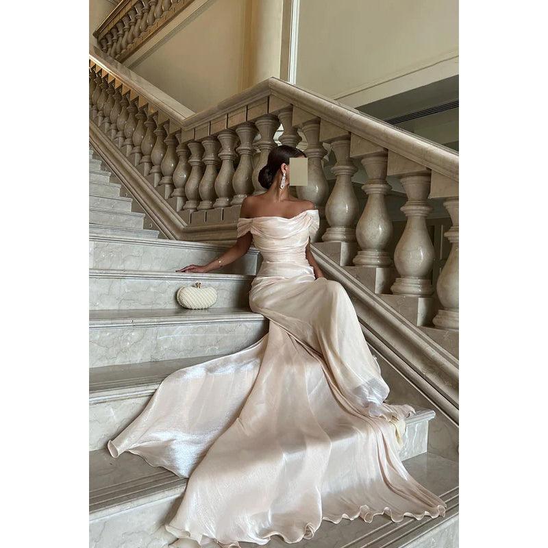 Vestido de fiesta de noche encantador con escote en forma de tubo/columna, hombros descubiertos, mangas casquillo y fruncido
