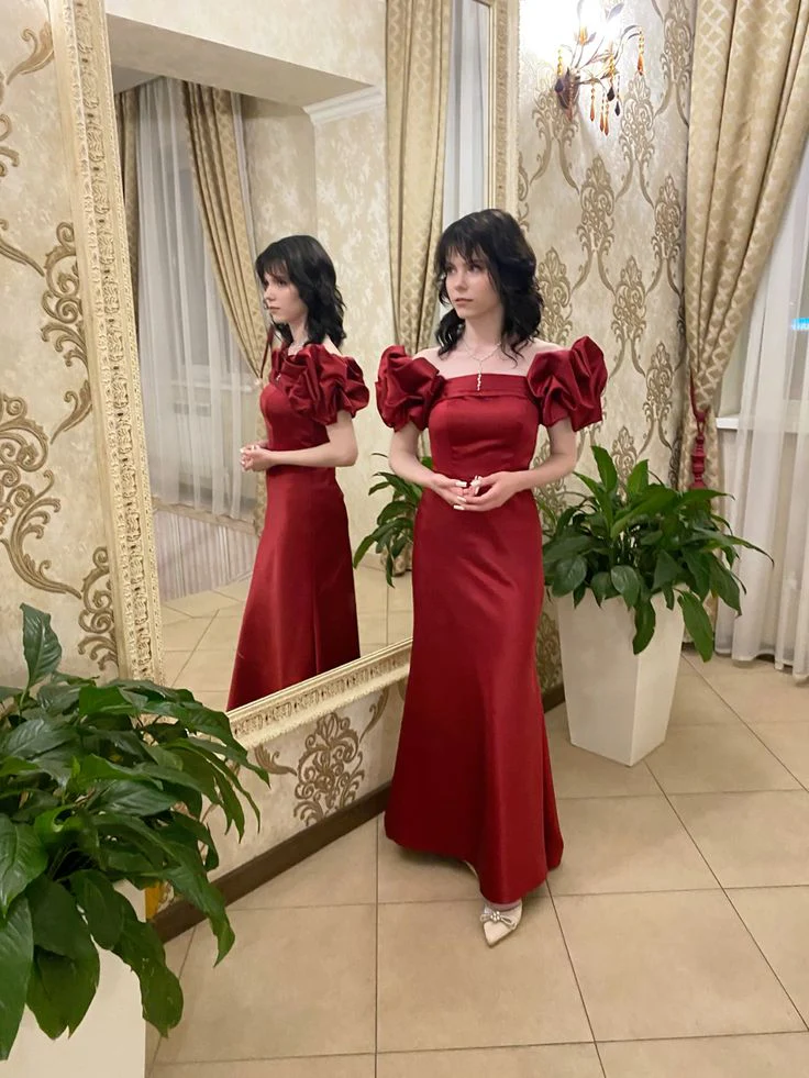 Elegante vestido de gala largo de satén rojo con mangas abullonadas Y7603