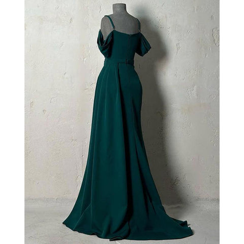 Robe de soirée formelle à plis perlés, à bretelles dénudées et fourreau/colonne 