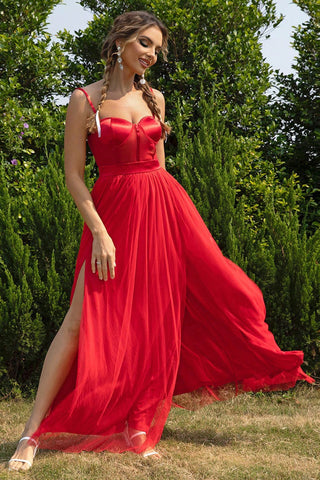 Vestido rojo de fiesta de noche con escote corazón