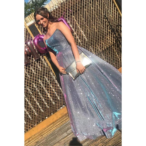 Vestido de fiesta largo de satén morado sin tirantes, corte en A, con lentejuelas y abertura 