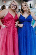 Vestido de fiesta azul marino de talla grande con tirantes finos, corte en A y apliques