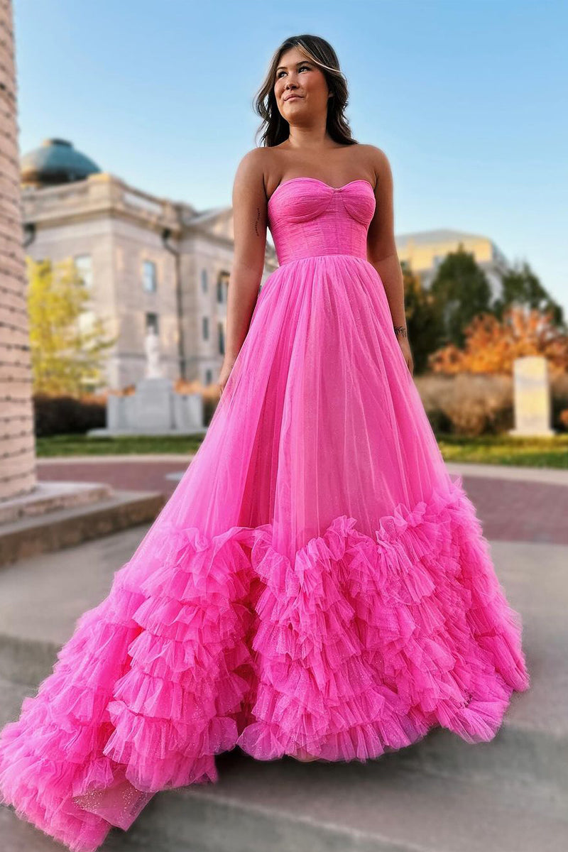 Robes de bal longues en tulle à volants et décolleté en cœur