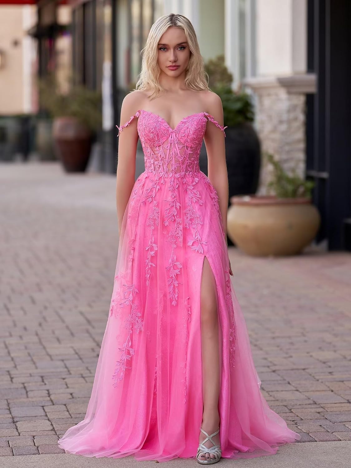 Robe de bal en tulle ornée d'appliqués de dentelle pour femme 2025, bretelles spaghetti, robe de soirée formelle avec fente 