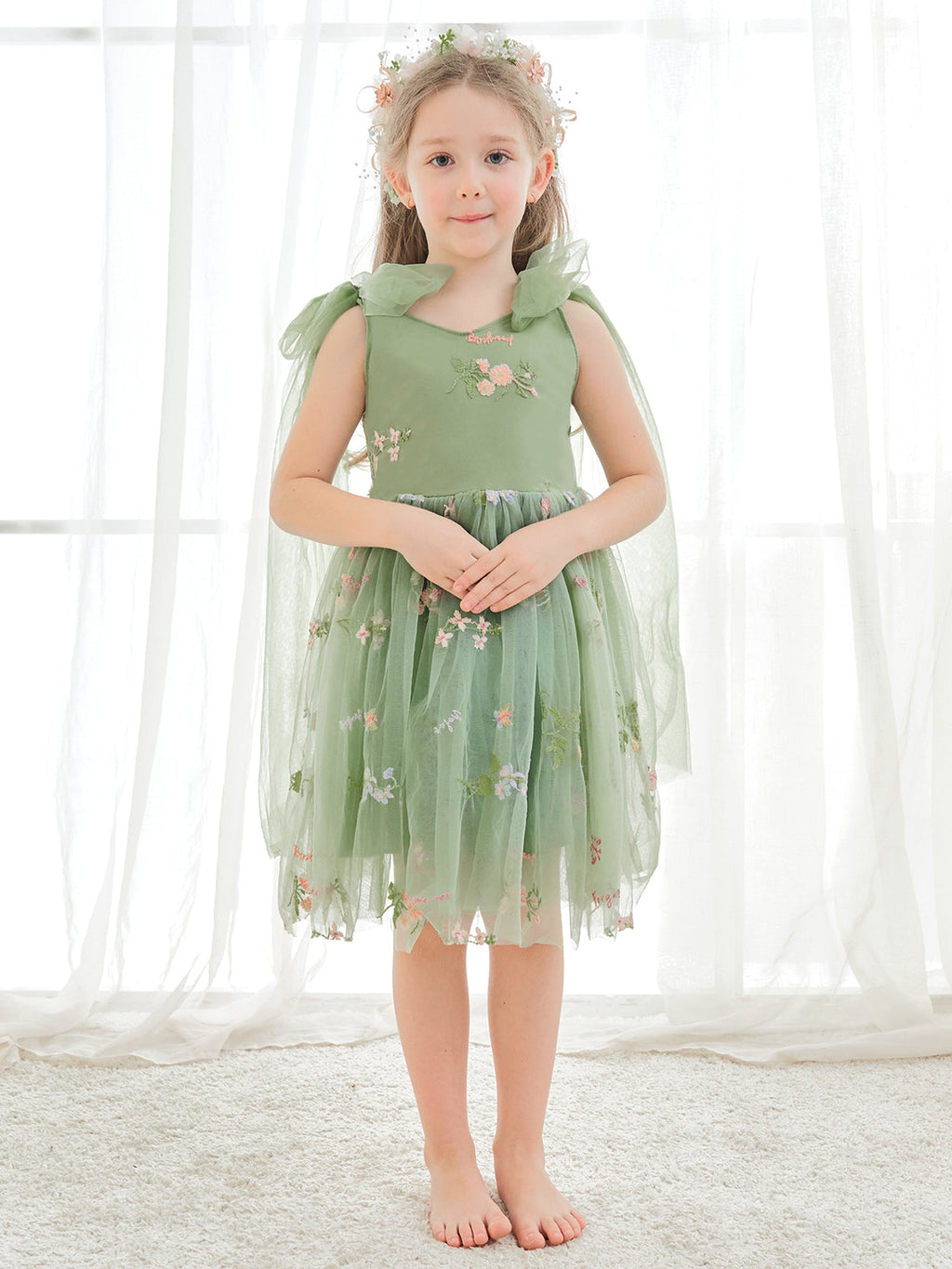 Vestido de niña pequeña de las flores, corte en A, sin mangas, de tul bordado floral. 