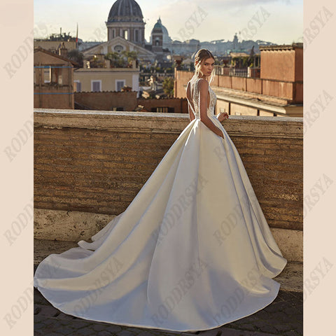Soft Satin V-Neck Wedding Dresses For Women A-Line Backless Bridal Gowns Sleeveless Insertable Pocket Robe De Mariée
