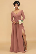 Vestido de dama de honor rosa con cuello en V y mangas largas