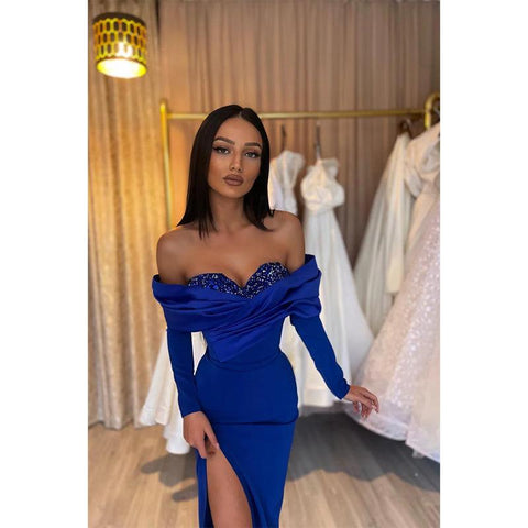 Robe de soirée longue à manches longues et décolleté en cœur avec fente latérale