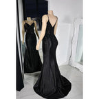 Vestido de fiesta de noche con lentejuelas y escote en V, estilo sirena, glamuroso y dramático, con tirantes finos