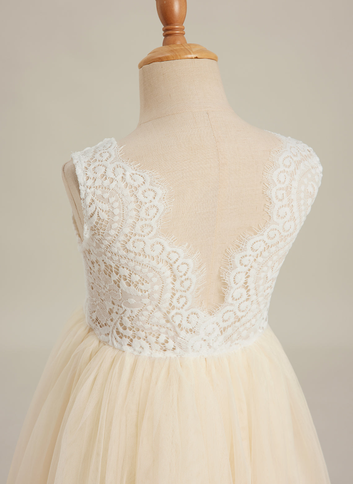 Vestido de niña de las flores de tul y encaje encantado 