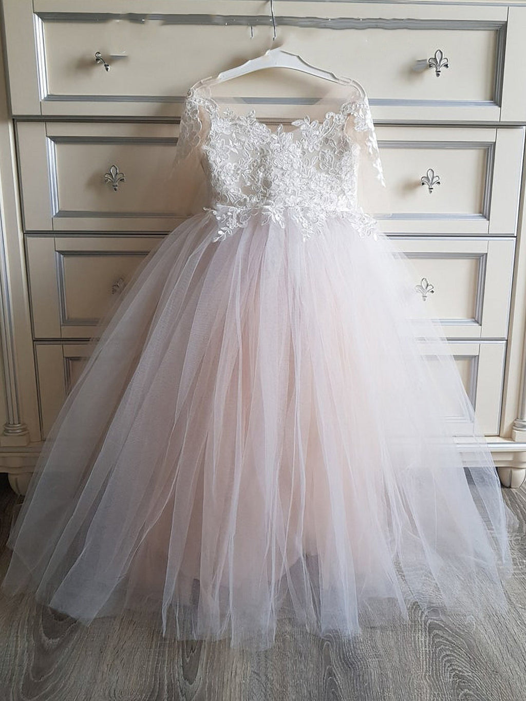 Ravissante robe de demoiselle d'honneur en tulle et dentelle avec appliques