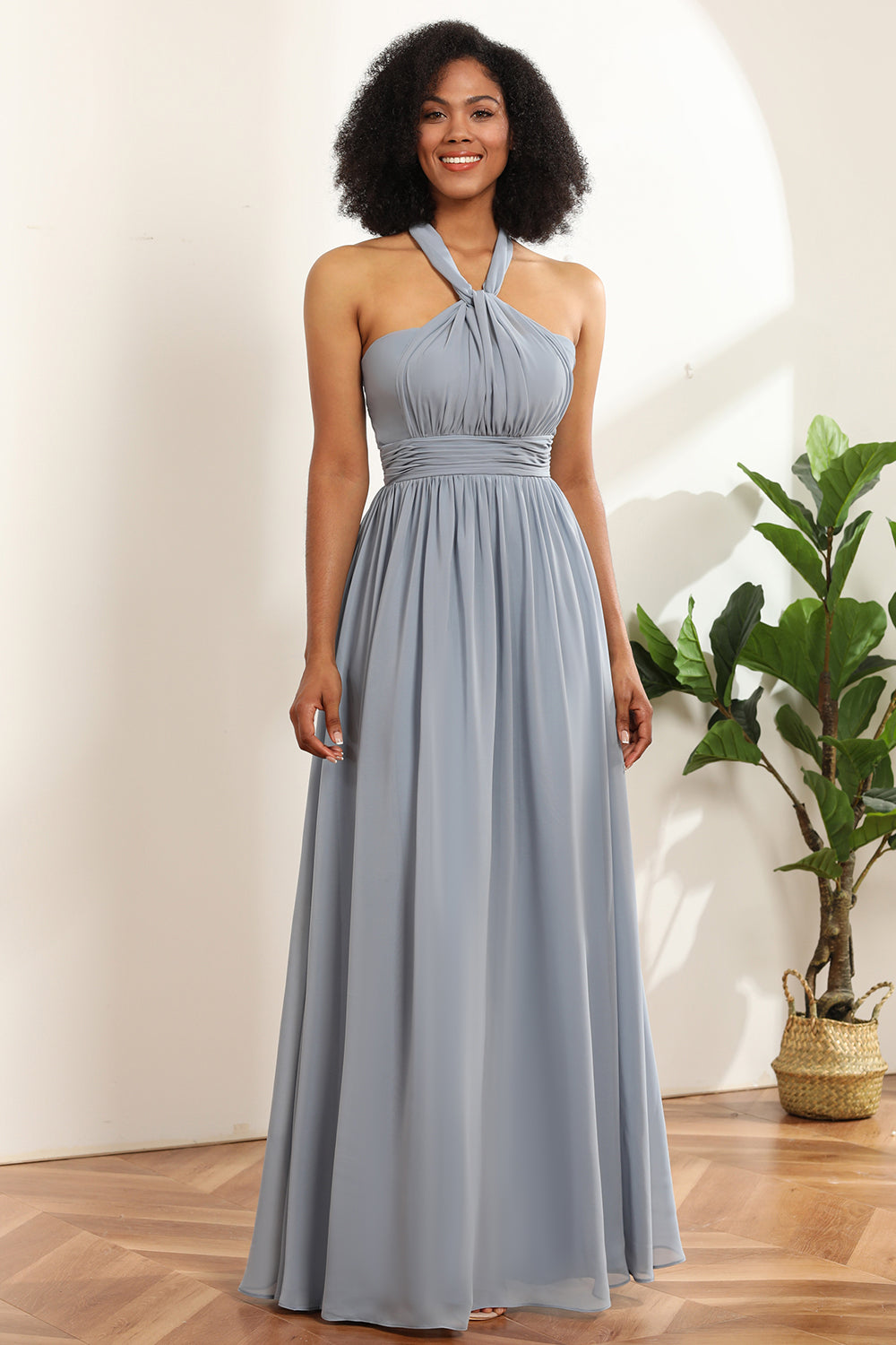Vestido de dama de honor largo convertible de gasa gris azulado