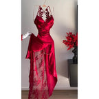 Vestido formal de fiesta burdeos con tirantes finos, escote en V y encaje 