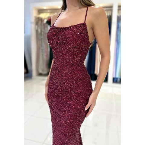 Robe de bal sirène bordeaux à bretelles spaghetti et décolleté plongeant 