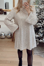 Robe mini ample à sequins et nœud papillon dans le dos, inspirée par Lost in Your Eyes 