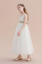 Robe de demoiselle d'honneur en tulle, coupe trapèze, manches courtes et décolleté cœur, disponible en ligne