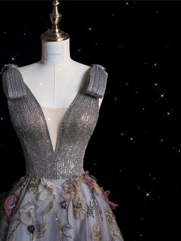 Charming V Neckline Gray Tulle Floral Ball Gown Long Evening Gown Prom Dress Y7953