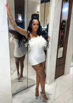 Vestido corto blanco de fiesta de bienvenida con plumas y satén sin tirantes, sexy, modelo Y7845