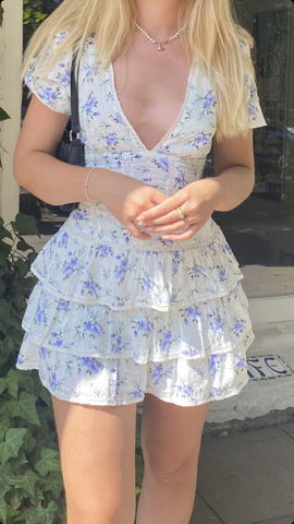 Robe fleurie à décolleté plongeant, coupe trapèze, idéale pour un bal de promo (Y2317)