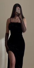 Elegante vestido de noche negro de tirantes finos con abertura Y6412