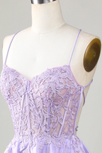 Robe de bal courte en satin violet à corset trapèze et dentelle Y3066