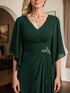 Vestido de corte recto/columna, escote en V, largo hasta el suelo, de gasa, para la madre de la novia, con lentejuelas plisadas y pedrería.
