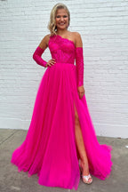Vestido de fiesta de corte A, asimétrico, de tul y encaje, con un solo hombro y abertura.