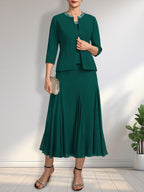 Vestido de novia de gasa, corte línea A, escote redondo, largo té, con lentejuelas y pedrería. 