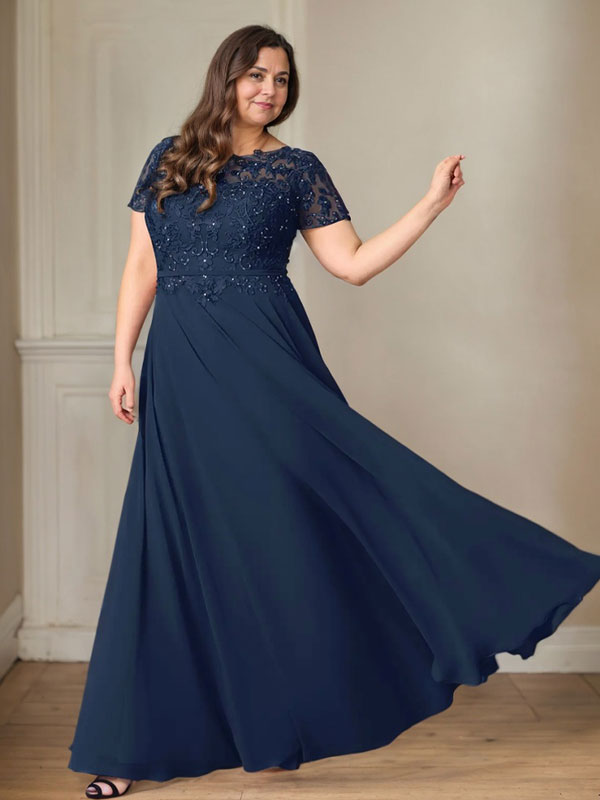 Robe en mousseline de soie bleu marine foncé, coupe trapèze, col bateau et sequins 