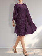 Robe fourreau illusion en mousseline de dentelle arrivant au genou, ornée de volants et de sequins en cascade, idéale pour la mère de la mariée.
