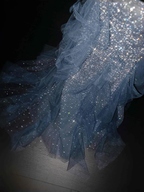 Precioso vestido de sirena azul de tul con lentejuelas, volantes y cuentas, ideal para graduación, eventos formales de noche o bodas (Y8671).