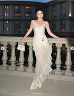 Elegante vestido de noche de sirena blanco de gasa, vestido largo de fiesta con capas Y7716