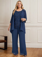 Vestido de novia de gasa con encaje y lentejuelas, estilo mono/pantalón, largo hasta el suelo, con escote redondo.