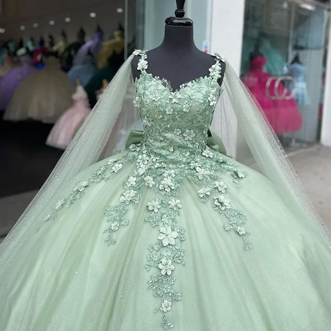 Robe de bal vert menthe pour quinceañera, ornée de fleurs 3D, idéale pour les concours de beauté et les fêtes de fin d'année (Y4481).