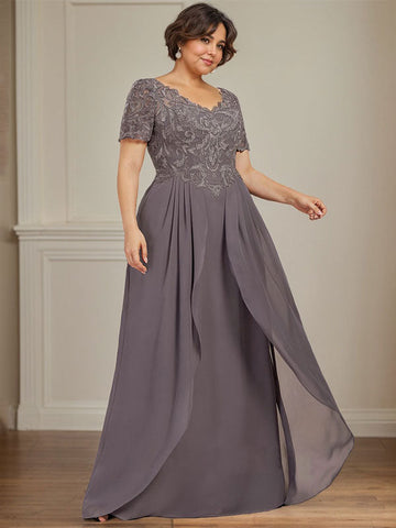 Robe de mère de la mariée en mousseline de soie et dentelle, coupe trapèze, col en V, longueur au sol