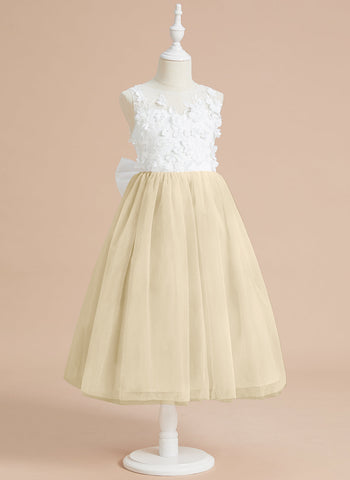 Vestido midi de encaje floral y lazo grande 